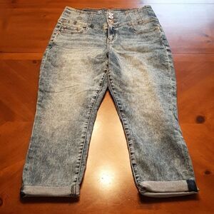 No Boundaries Acid Washed High Waist Jean Capri